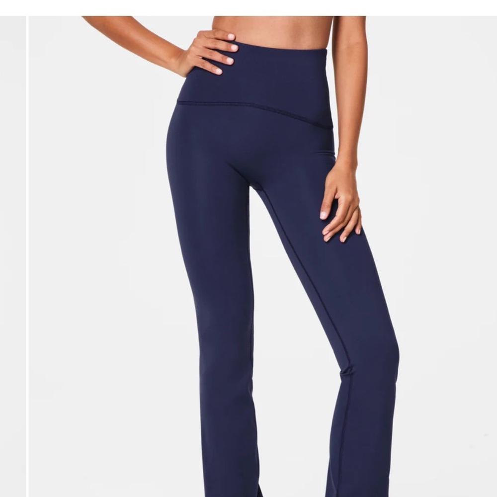 SPANX SPANXshape Women’s Booty Boost Flare Pant Leggings Wide Leg NWOT SMALL